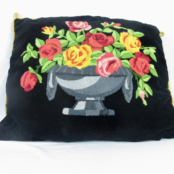 VTG Needle Punch Embroidery Accent Pillow Velvet - Picture 3 of 6